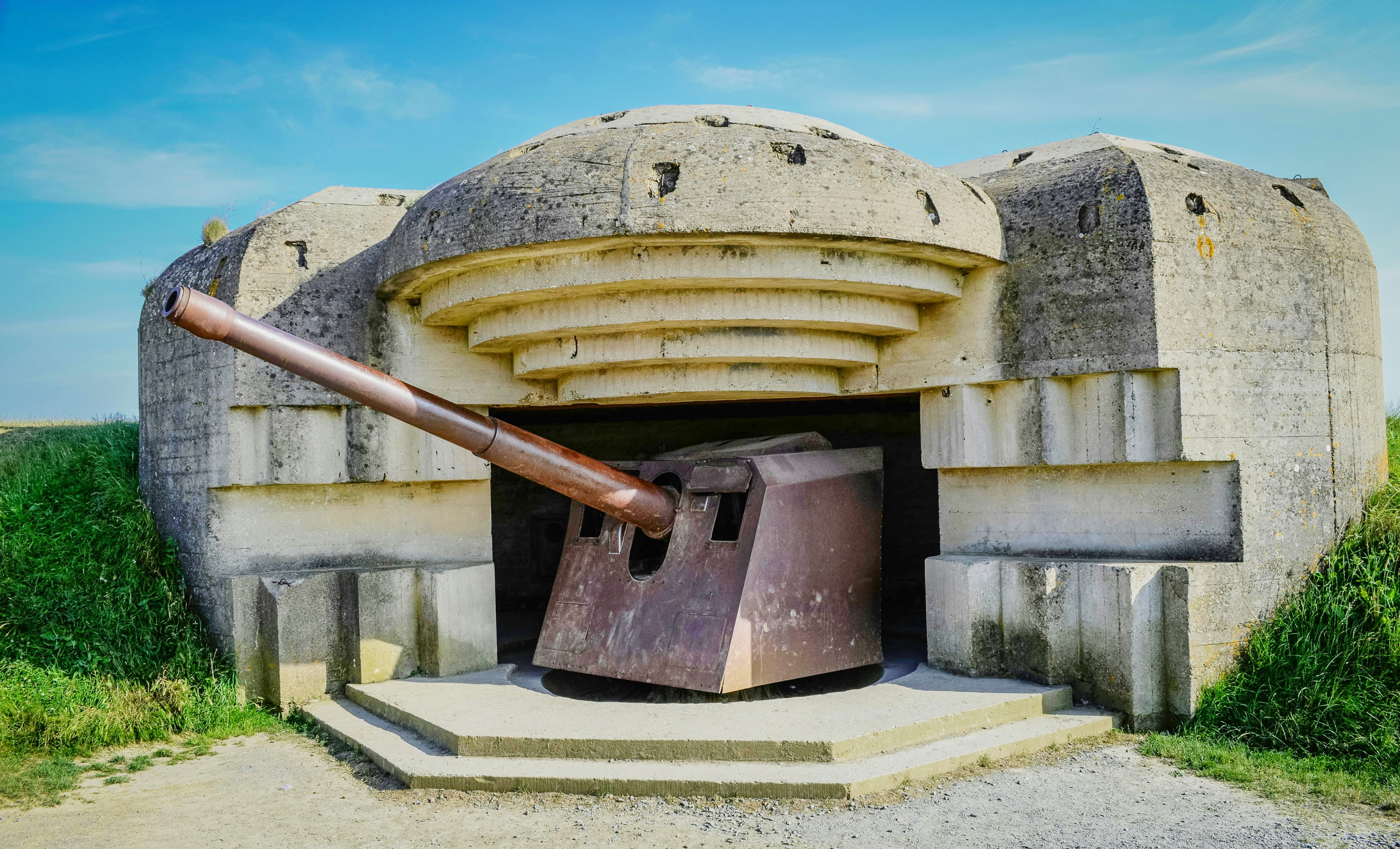 Bunker met kanon aan de D-Day-kust